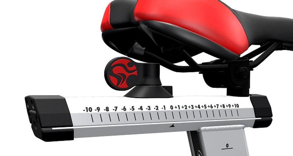 Life Fitness IC6 Indoor Cycle Adjustable Digital Display Bike